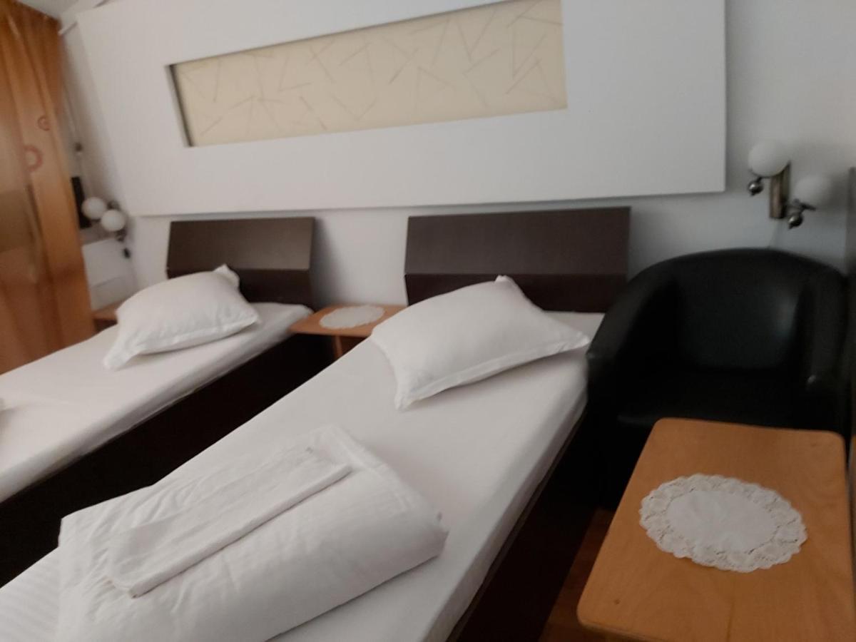Hotel Turist ريشيتسا المظهر الخارجي الصورة