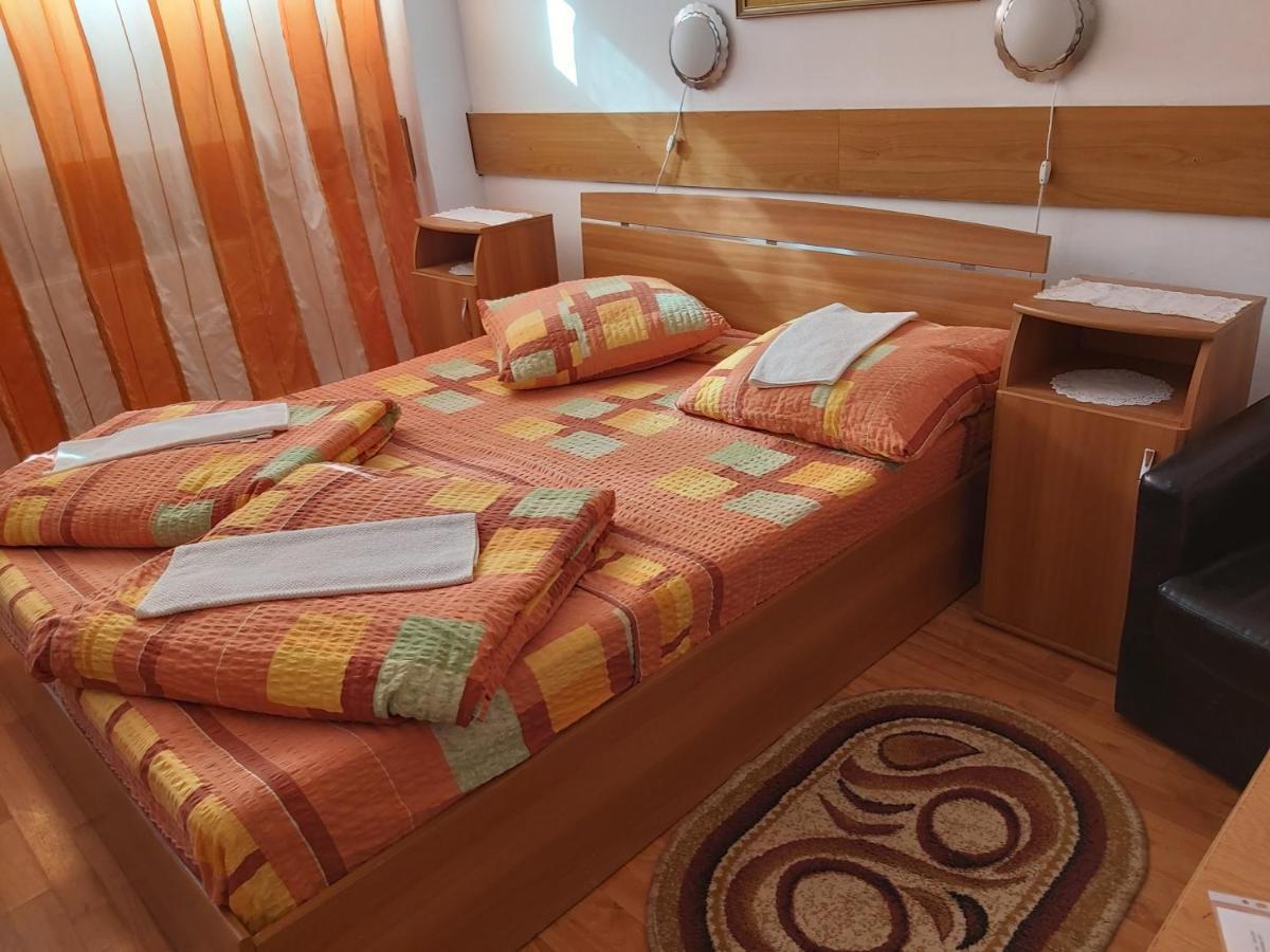 Hotel Turist ريشيتسا المظهر الخارجي الصورة