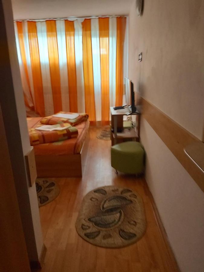 Hotel Turist ريشيتسا المظهر الخارجي الصورة
