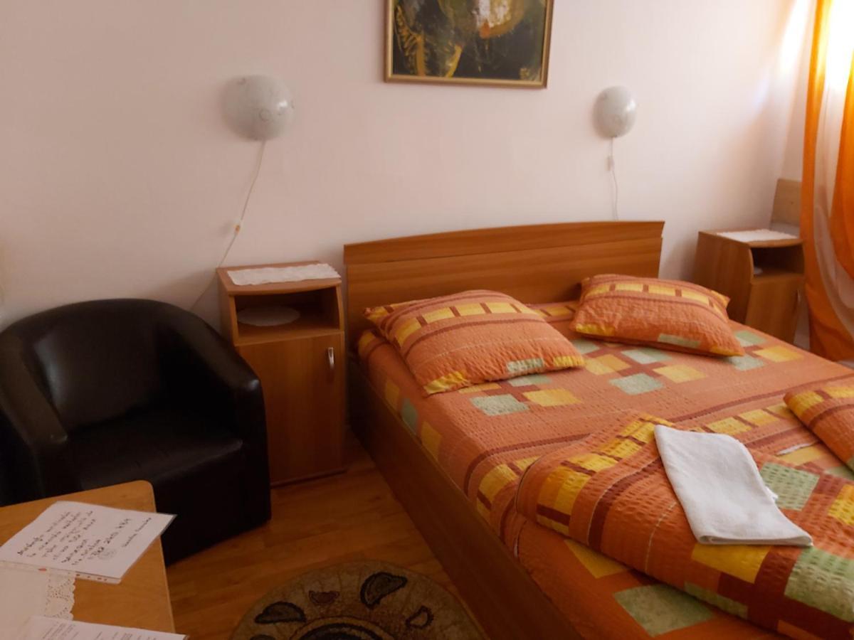 Hotel Turist ريشيتسا المظهر الخارجي الصورة