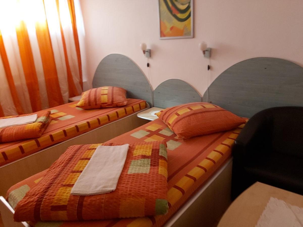 Hotel Turist ريشيتسا المظهر الخارجي الصورة