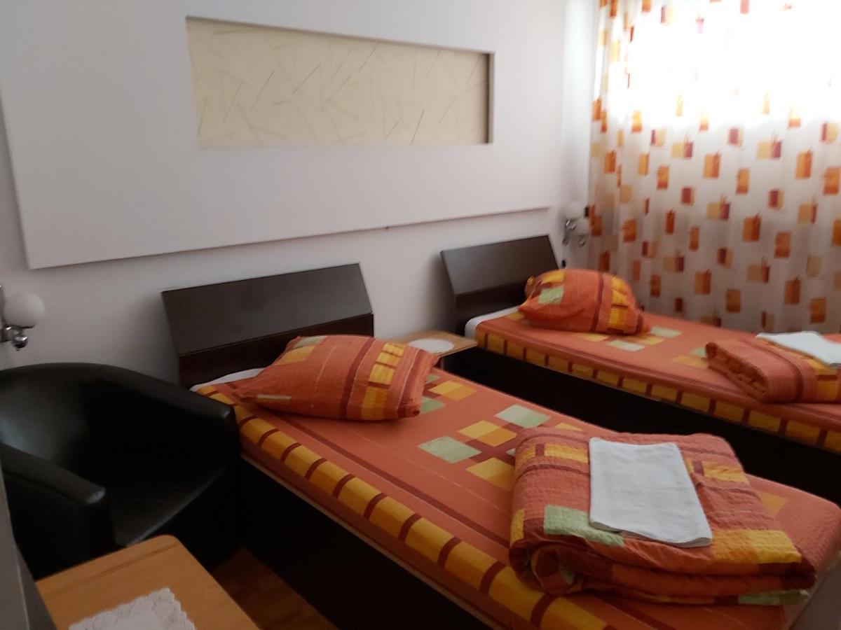 Hotel Turist ريشيتسا المظهر الخارجي الصورة